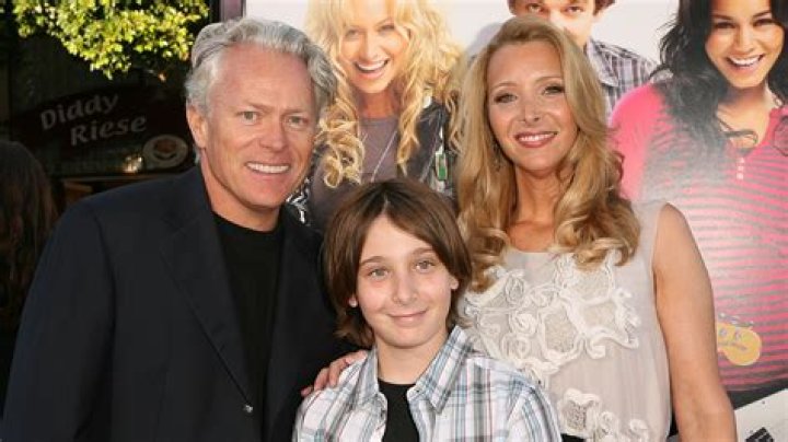 Discovering Lisa Kudrow's Son Age: A Glimpse Into Family Life