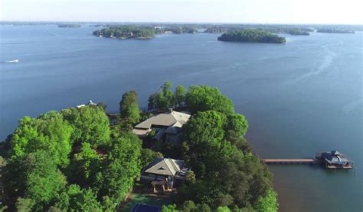 Discovering Sarah Palin's Residence In Wasilla: Where Does She Call Home?