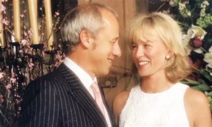 Discovering The Life Of Mark Knopfler's Wife