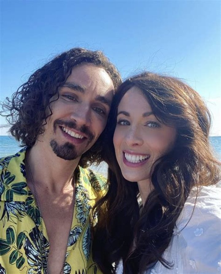 Exploring The Rumors: Robert Sheehan Dating Life Unveiled