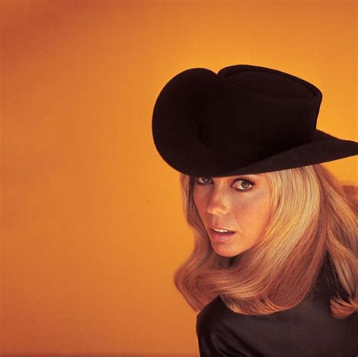 Is Nancy Sinatra Related To Frank Sinatra? Family Tree
