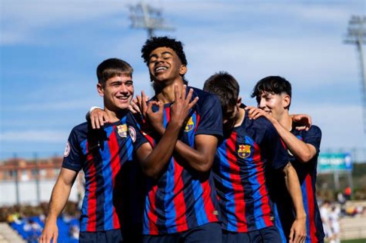 Lamine Yamal shines with double on return to action for Barcelona&rsquo;s